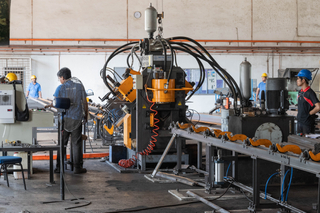 Máquina de perforación de acero de ángulo CNC APM2020