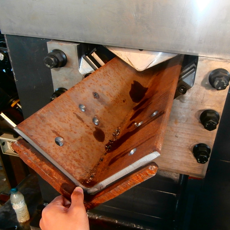 Máquina de perforación de acero de ángulo CNC