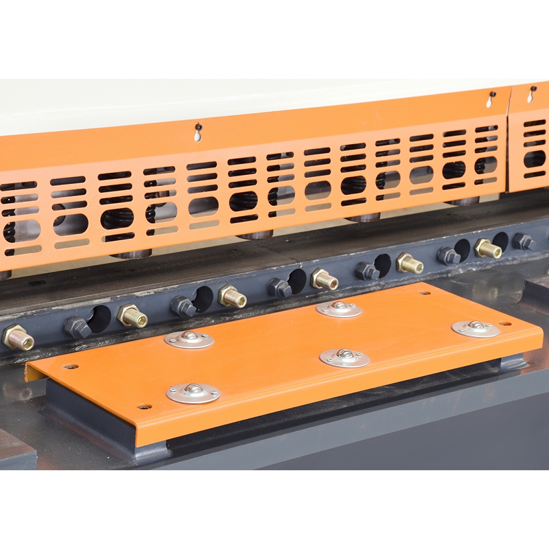 Máquina de cizallamiento CNC